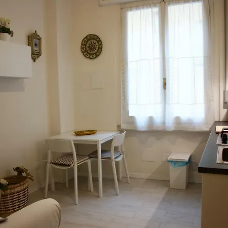 Renovated Central Appartamento